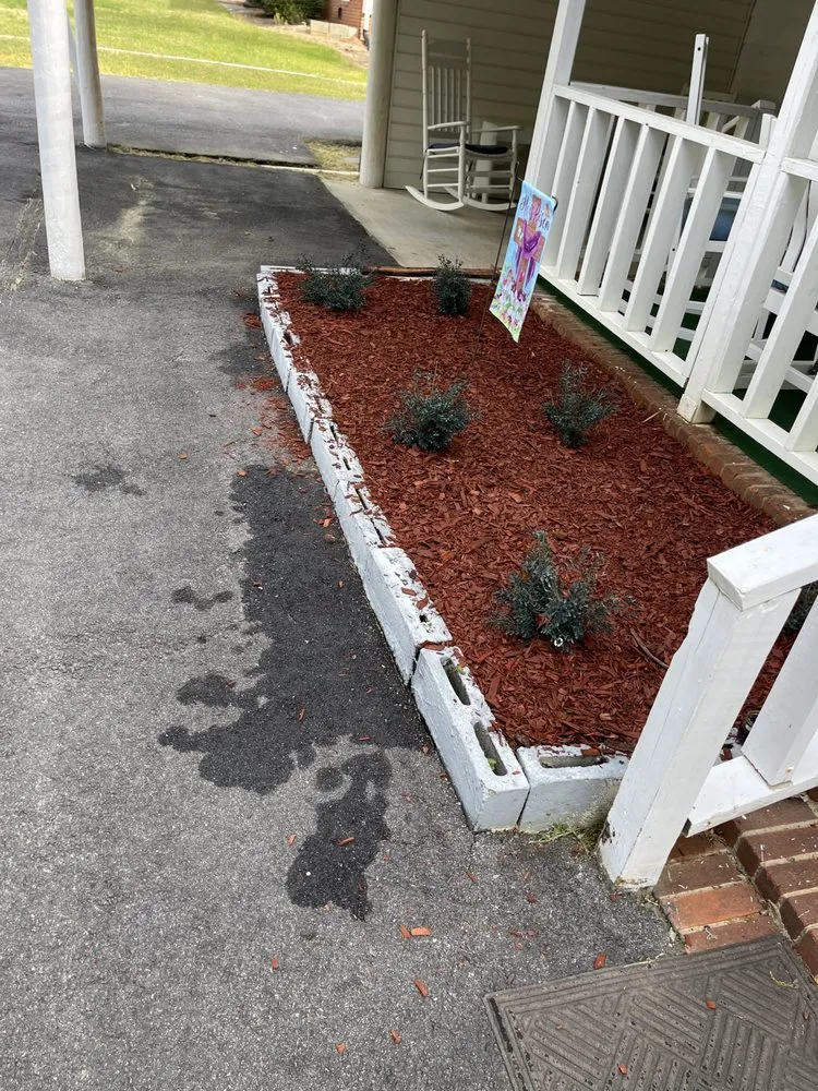 Top-rated lawn mowing service in Raleigh, NC - Ruiz Lawn Care