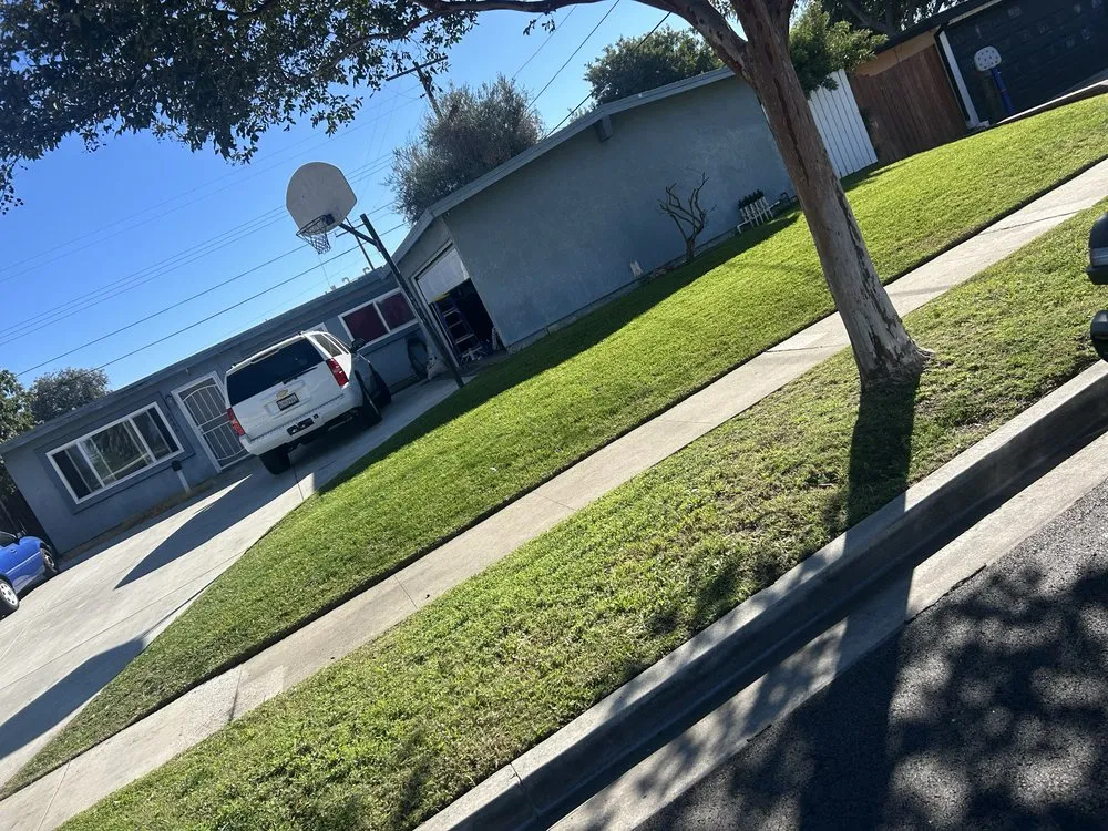 Expert lawn mowing service in Whittier, CA - Ruiz Lawn Mowing Service