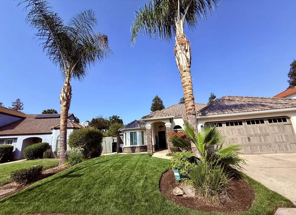 Expert lawn mowing service experts serving Fresno, CA - Ruiz Lawn Service