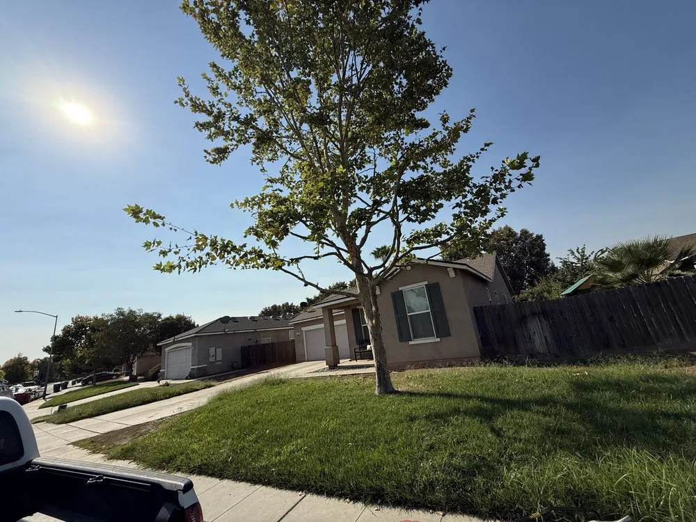 Local landscaping services experts serving Fresno, CA - Ruiz Lawn Service