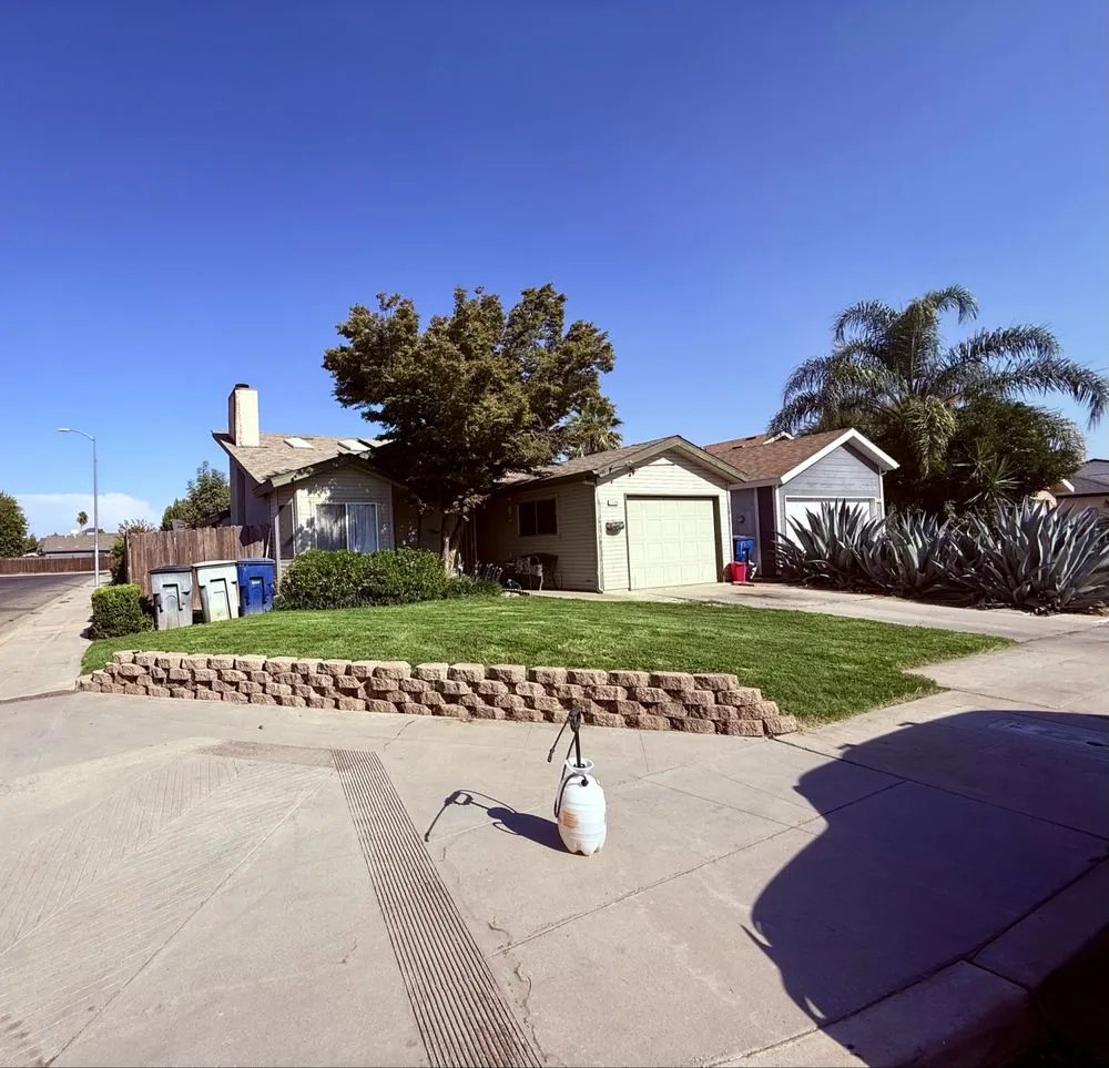 Top-rated lawn mowing service experts serving Fresno, CA - Ruiz Lawn Service