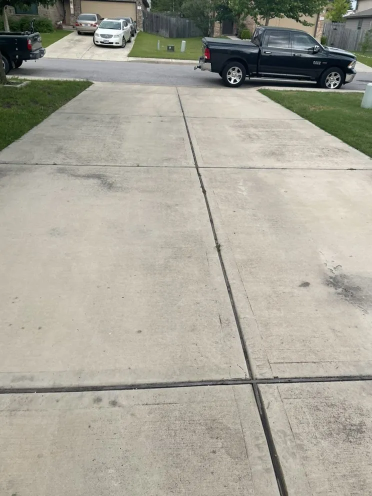 Trusted landscape design for year-round maintenance in Kyle, TX by Ruiz’s Pressure Washing And Lawn Care