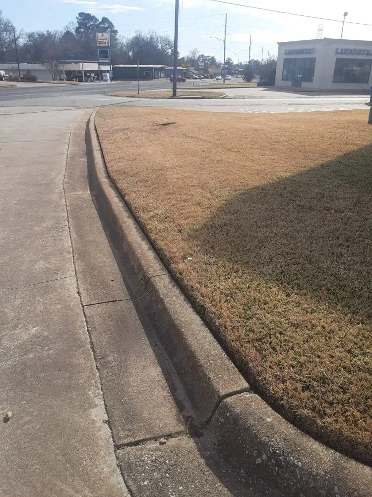 Local residential landscaping for beautiful yards in Athens, TX by Rukken Land Grooms