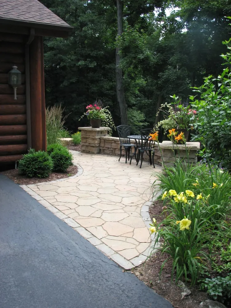 Custom landscaping services in Elgin, IL - Runde's Landscape Contractors