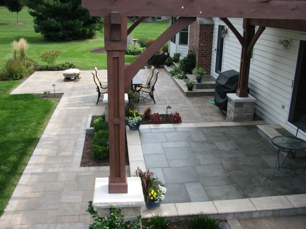 Expert residential landscaping in Elgin, IL by Runde's Landscape Contractors