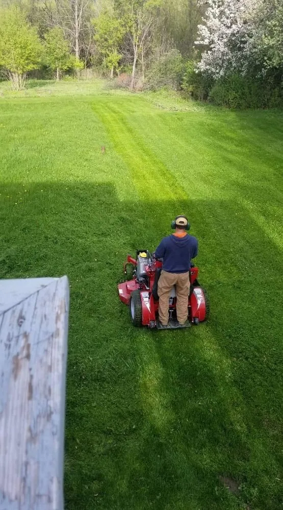 Custom lawn care service in Syracuse, NY by Runnin'Bugz Lawn, Pest and Snow Services