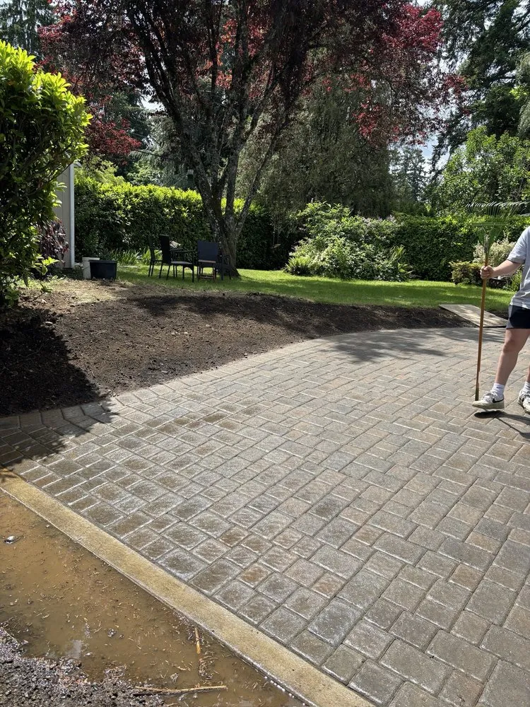 Local yard cleanup service for beautiful yards across Sherwood, OR - Rural Creek Landscaping