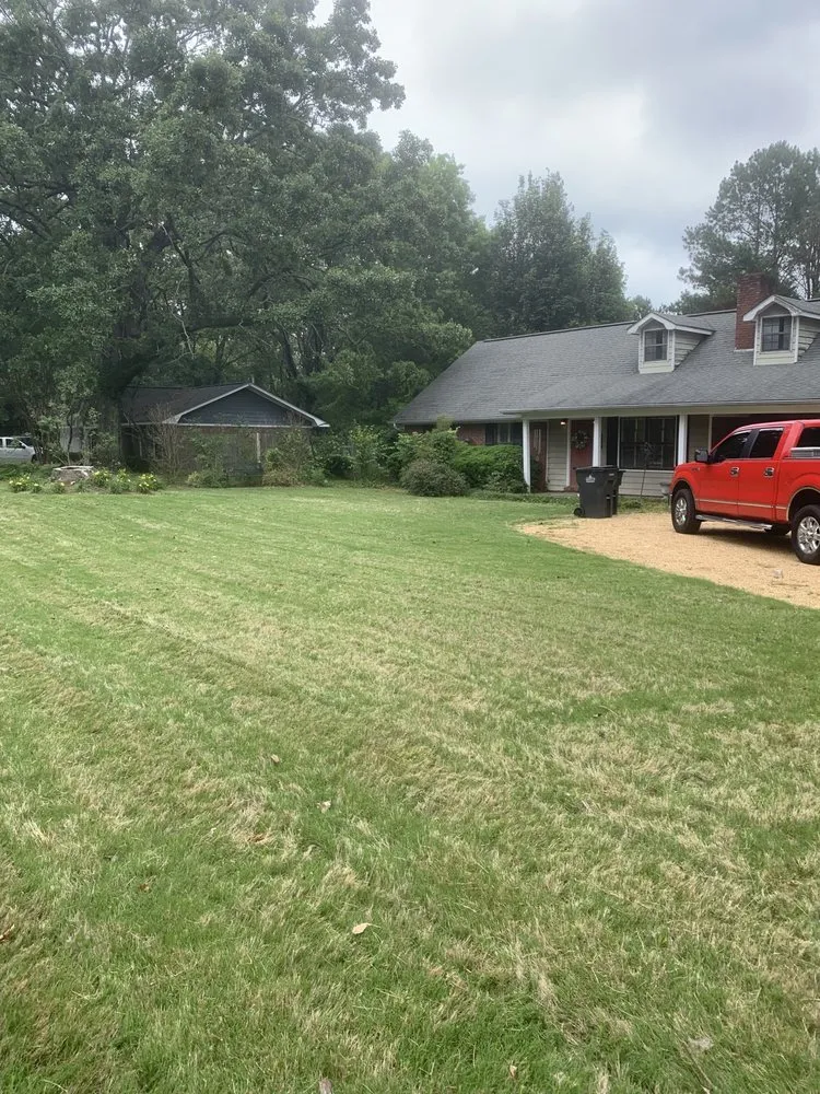 Affordable residential landscaping in Water Valley, MS by Rushing Lawn Care