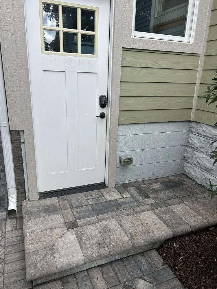 Top-rated landscape installation for residential properties in Arlington Heights, IL by Russel J. Lokun Landscape Design