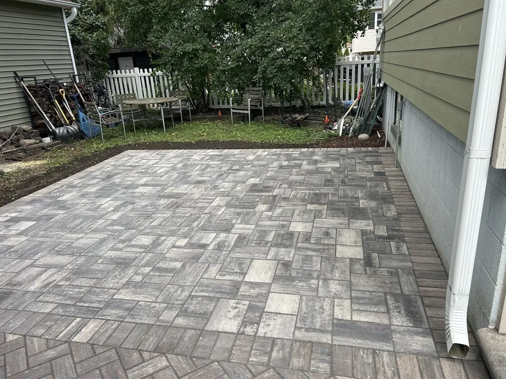 Expert residential landscaping in Arlington Heights, IL by Russel J. Lokun Landscape Design