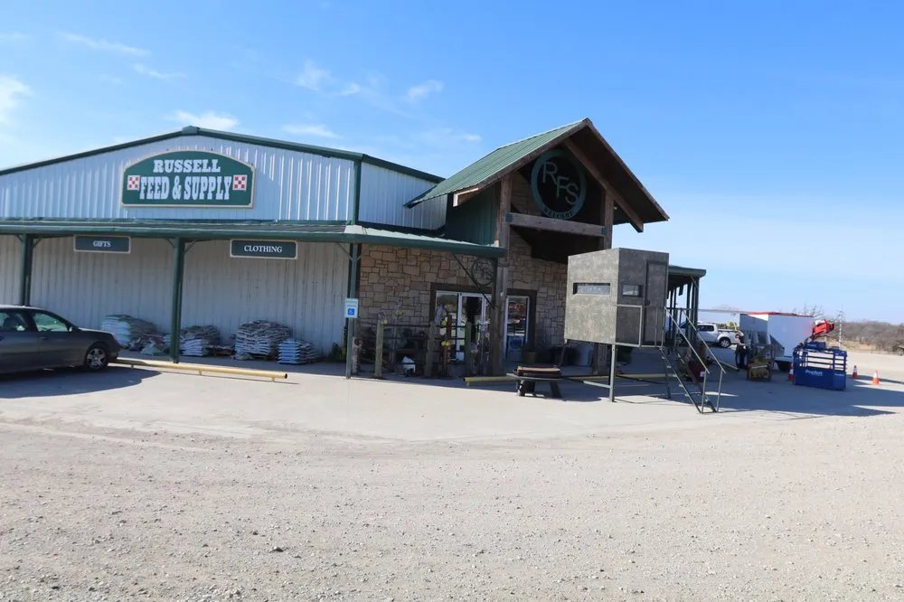 Custom lawn care service in Decatur, TX - Russell Feed & Supply