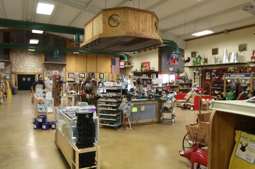 Reliable garden landscaping experts serving Decatur, TX - Russell Feed & Supply