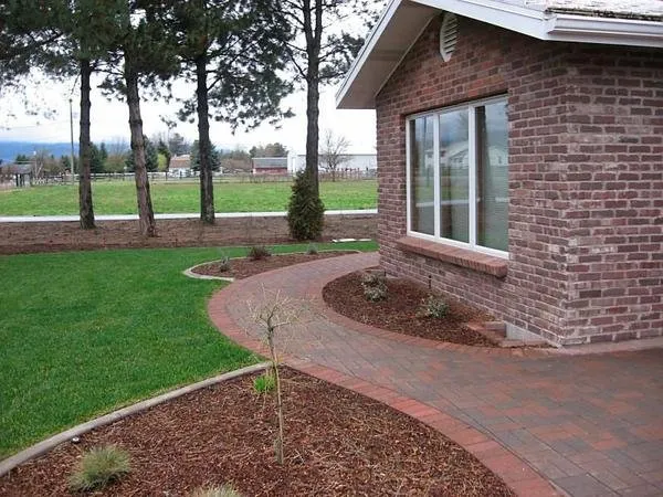 Reliable landscaping services for residential properties in Selah, WA by Russell Landscaping