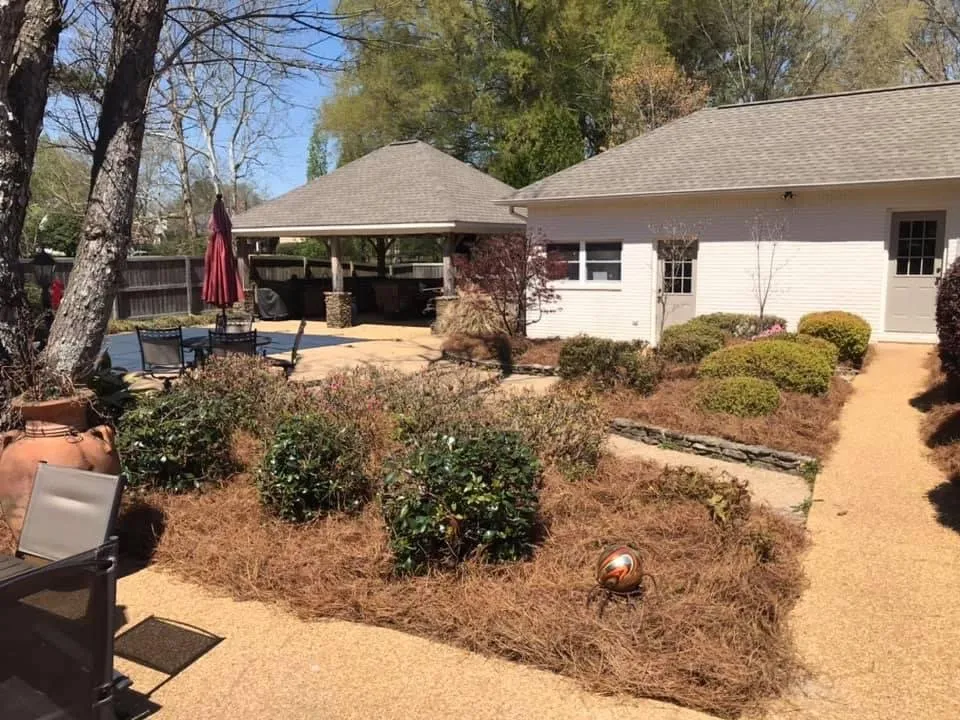 Custom landscaping services in Tupelo, MS - Russell’s Lawn Service