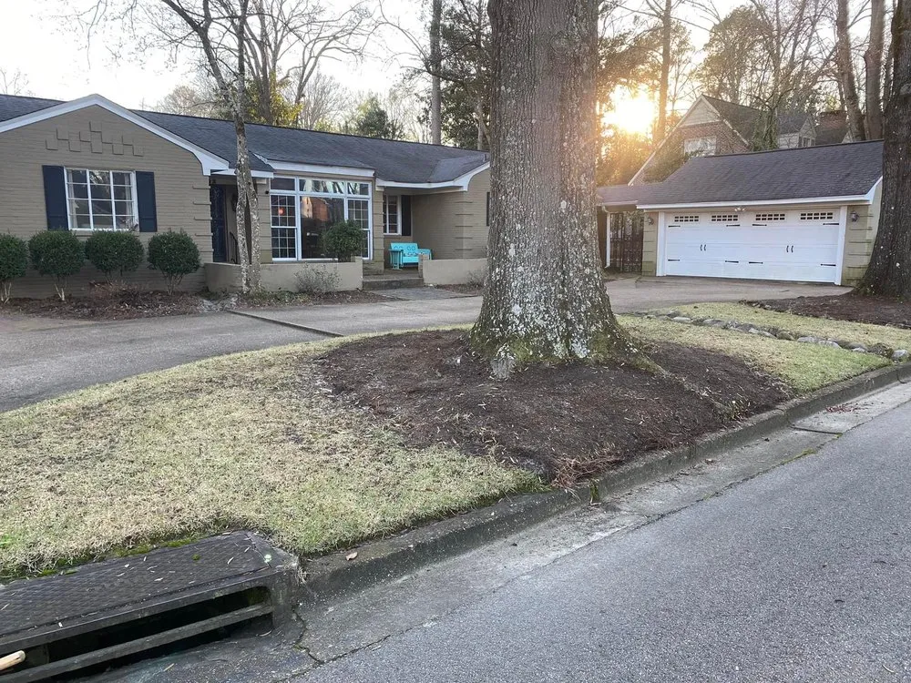 Custom garden landscaping for beautiful yards across Tupelo, MS - Russell’s Lawn Service