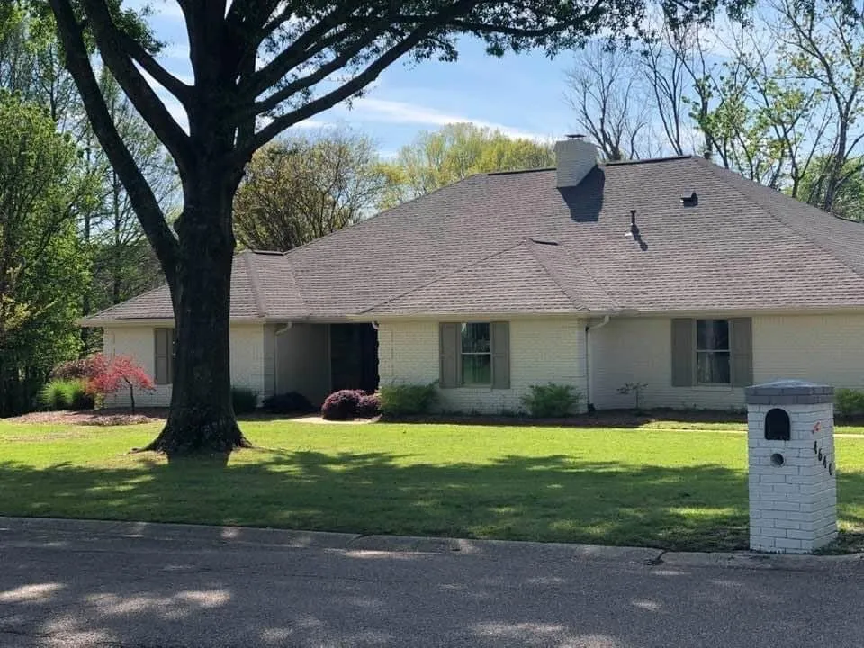 Reliable outdoor landscaping in Tupelo, MS - Russell’s Lawn Service