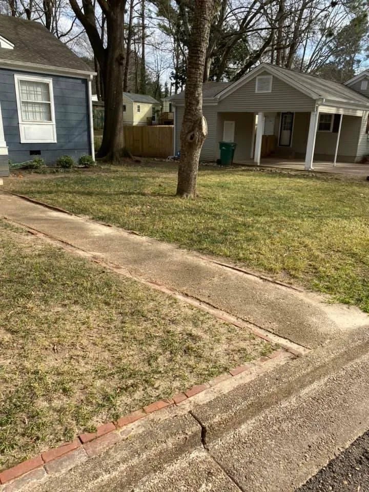 Trusted yard maintenance in Tupelo, MS by Russell’s Lawn Service