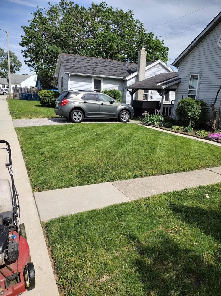 Trusted garden landscaping in Fort Wayne, IN by Russell's Lawncare