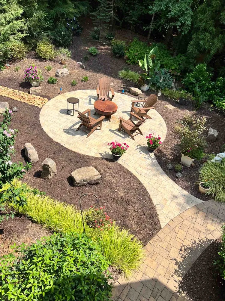 Professional yard maintenance in Kennesaw, GA - Russo Landscapes