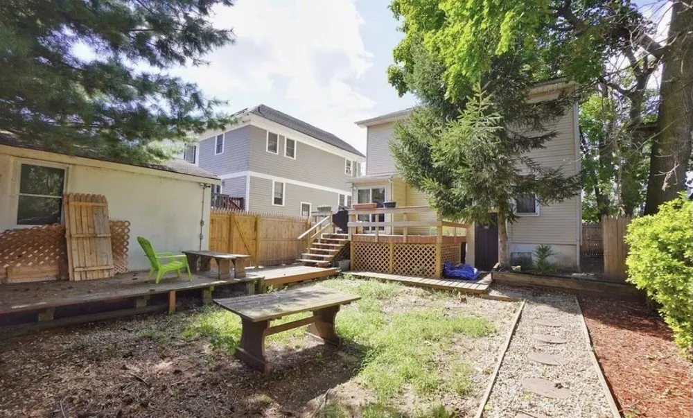 Expert lawn care service experts serving New York, NY - Russo's Landscaping