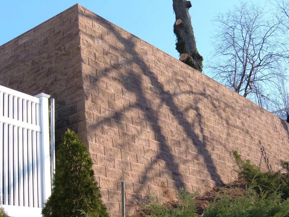 Affordable garden landscaping for residential properties in New York, NY by Russo's Landscaping