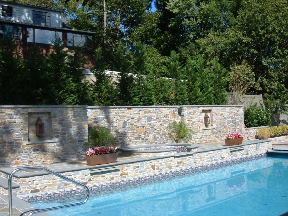 Reliable garden landscaping for beautiful yards in New York, NY by Russo's Landscaping