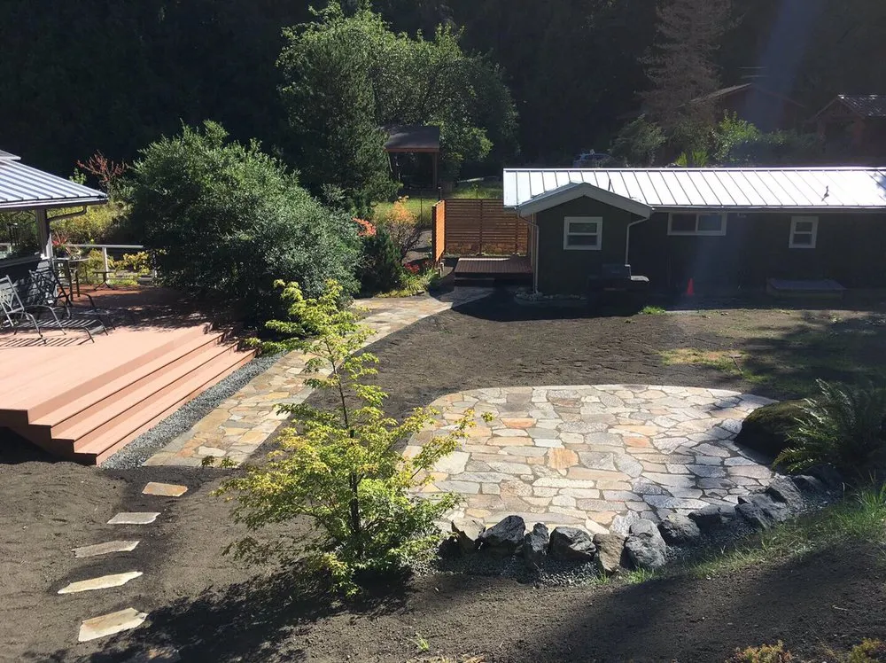 Custom lawn mowing service experts serving Seattle, WA - Rustic Toscana