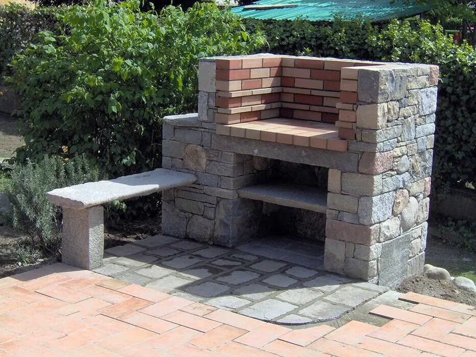 Custom yard cleanup service with custom design across Seattle, WA - Rustic Toscana