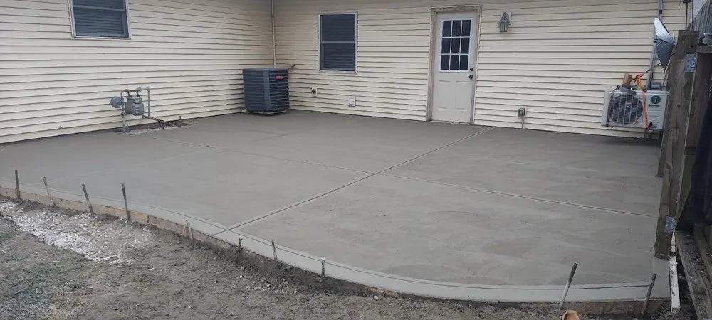 Professional landscaping services experts serving Brownsburg, IN - R&V Concrete