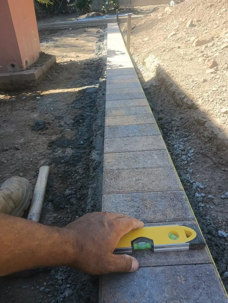 Professional garden landscaping experts serving Santa Ana, CA - Rv Gardening And Landscape