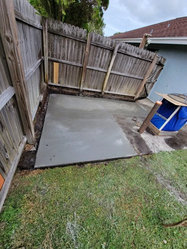 Professional lawn mowing service for residential properties in Oviedo, FL by RXJ Construction