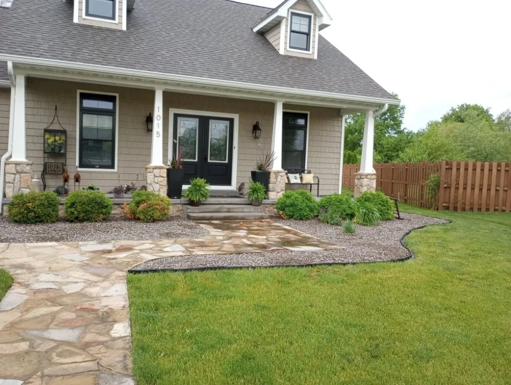Professional yard maintenance in Springfield, IL - Ryan Sinks