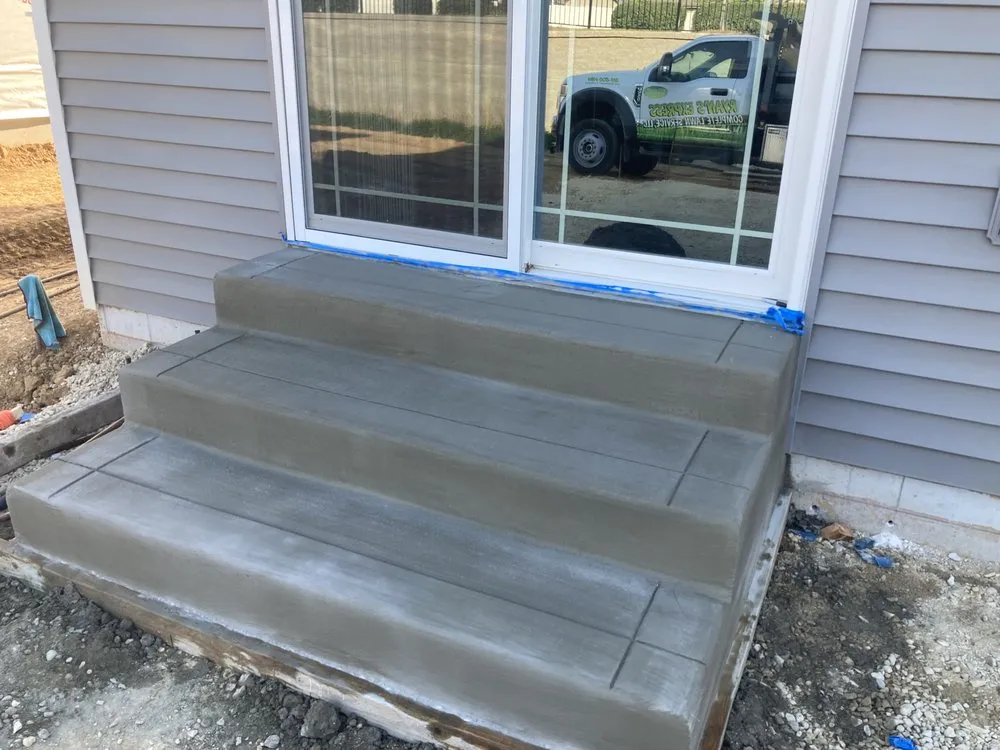 Top-rated residential landscaping experts serving Ellisville, MO - Ryan's Express Complete Lawn Service