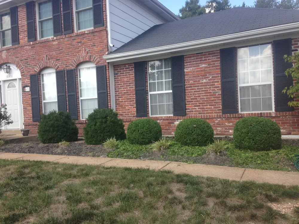 Affordable residential landscaping in Ellisville, MO - Ryan's Express Complete Lawn Service