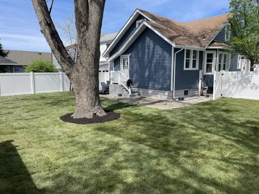 Ryan's Green Thumb Landscaping Logo