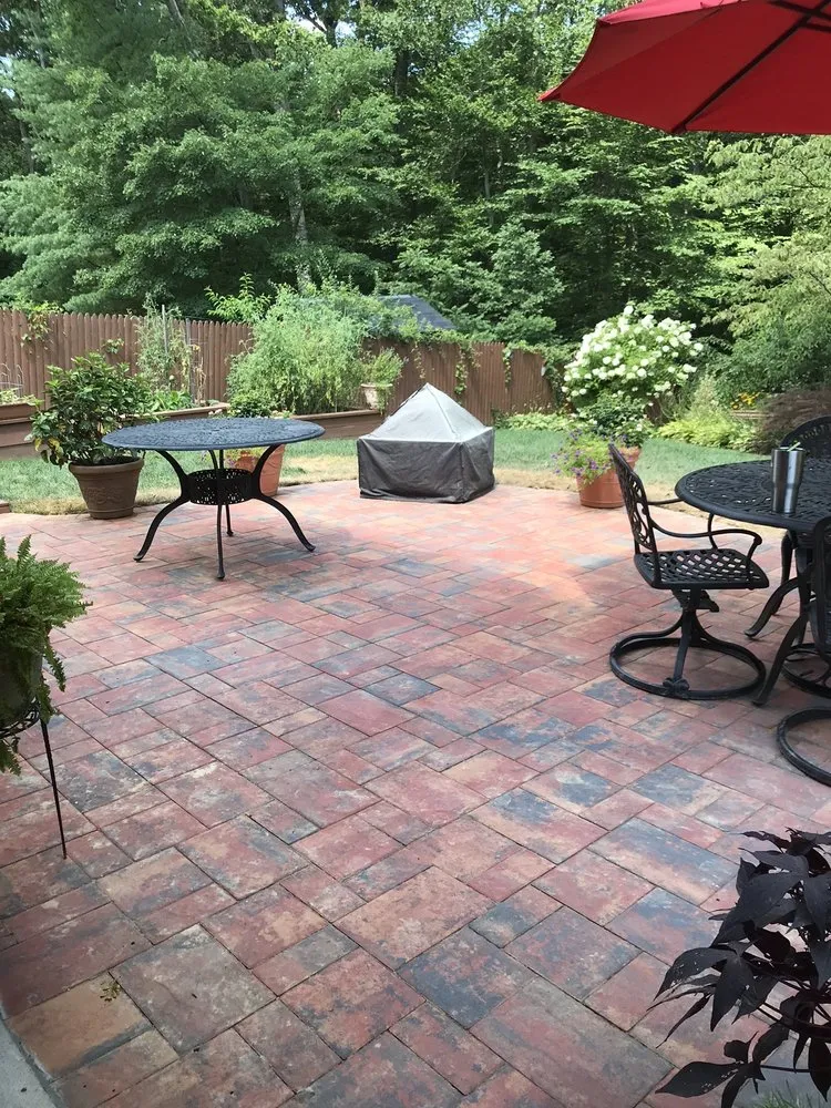 Custom landscape design for beautiful yards in Springfield, VA by Ryan's Landscaping