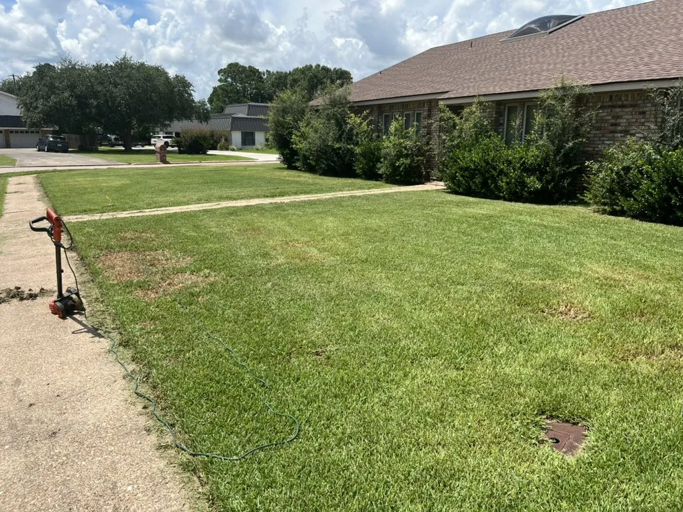 Custom yard maintenance experts serving Nederland, TX - Ryan’s Local Lawn Service