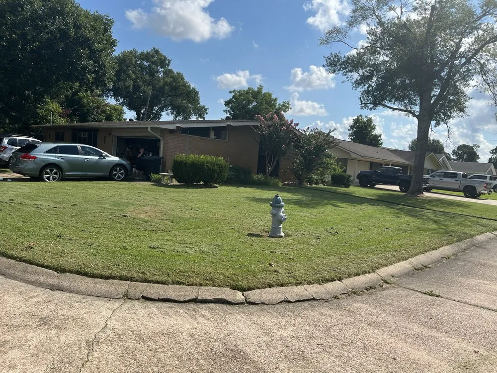Custom lawn care service in Nederland, TX by Ryan’s Local Lawn Service
