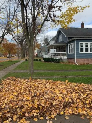 Ryder's Lawn and Landscape Logo