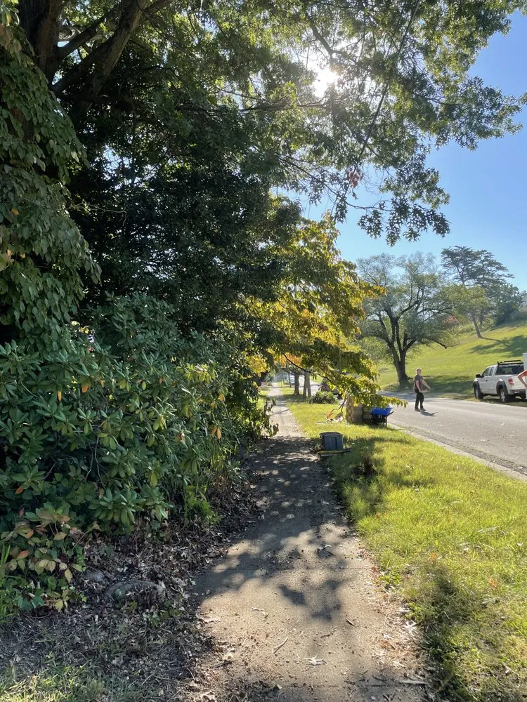 Custom landscaping services experts serving Roanoke, VA - Ryders Lawncare Services