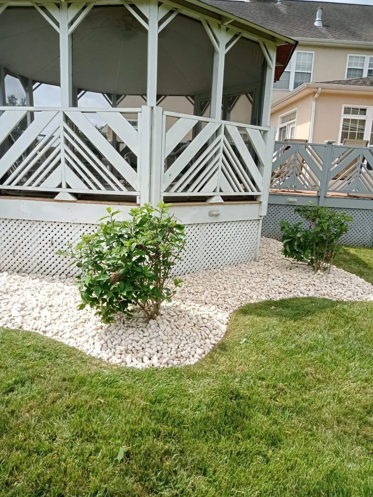 Reliable yard maintenance for residential properties in New Castle, DE by RYL Landscaping