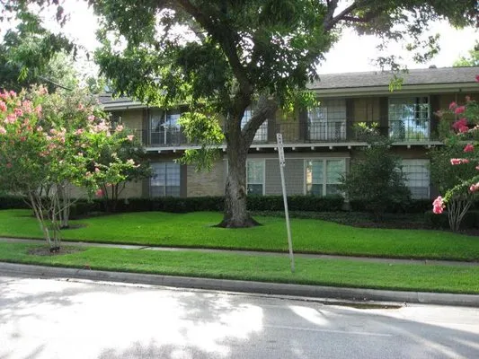 Rylie's Landscape Logo