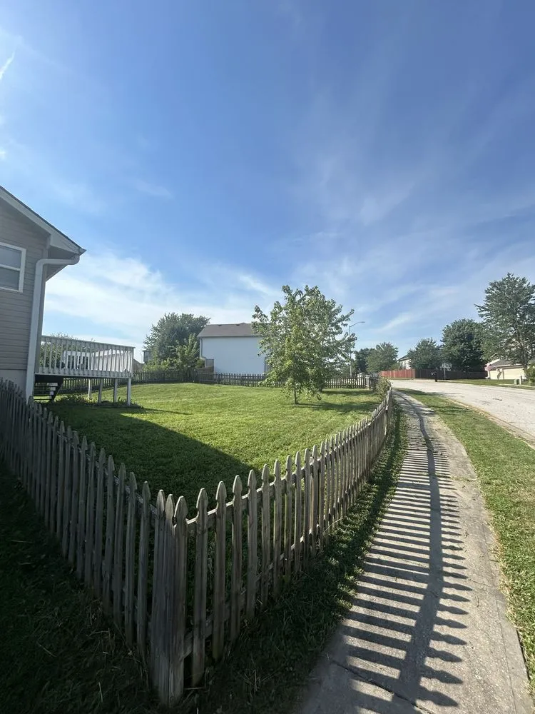 Local lawn care service experts serving Independence, MO - RZ Services