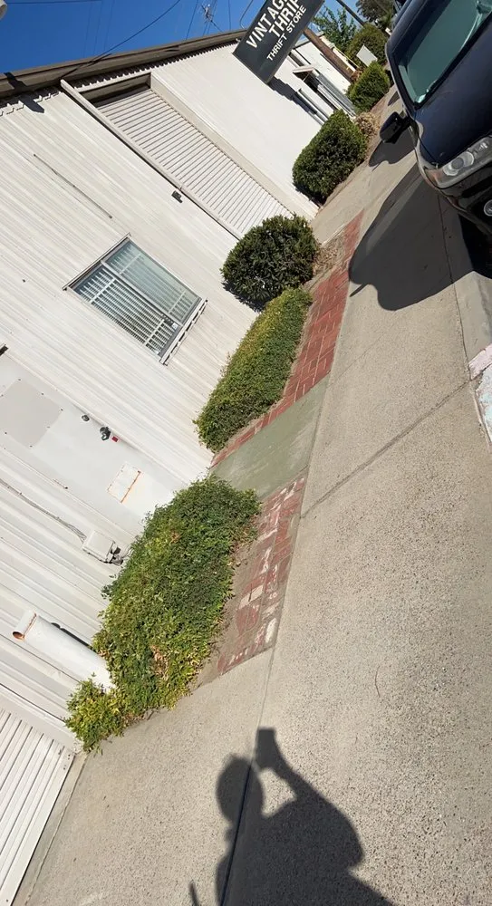 Top-rated landscaping services experts serving Turlock, CA - S & A Lawn Service