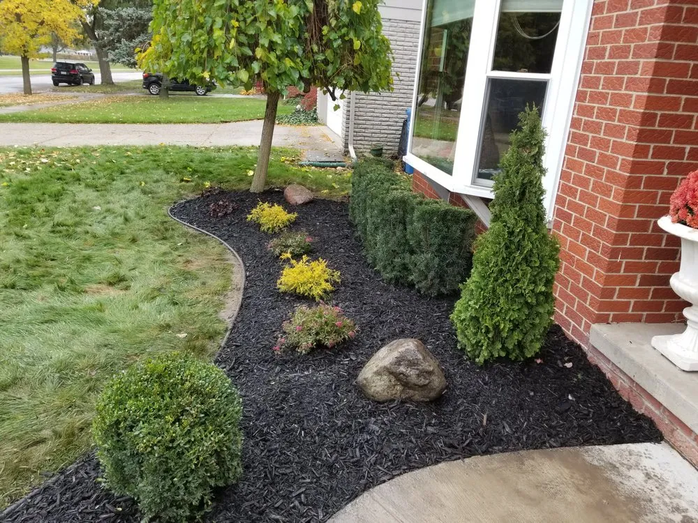 Custom yard maintenance for beautiful yards across Roseville, MI - S & B Seasonal Services