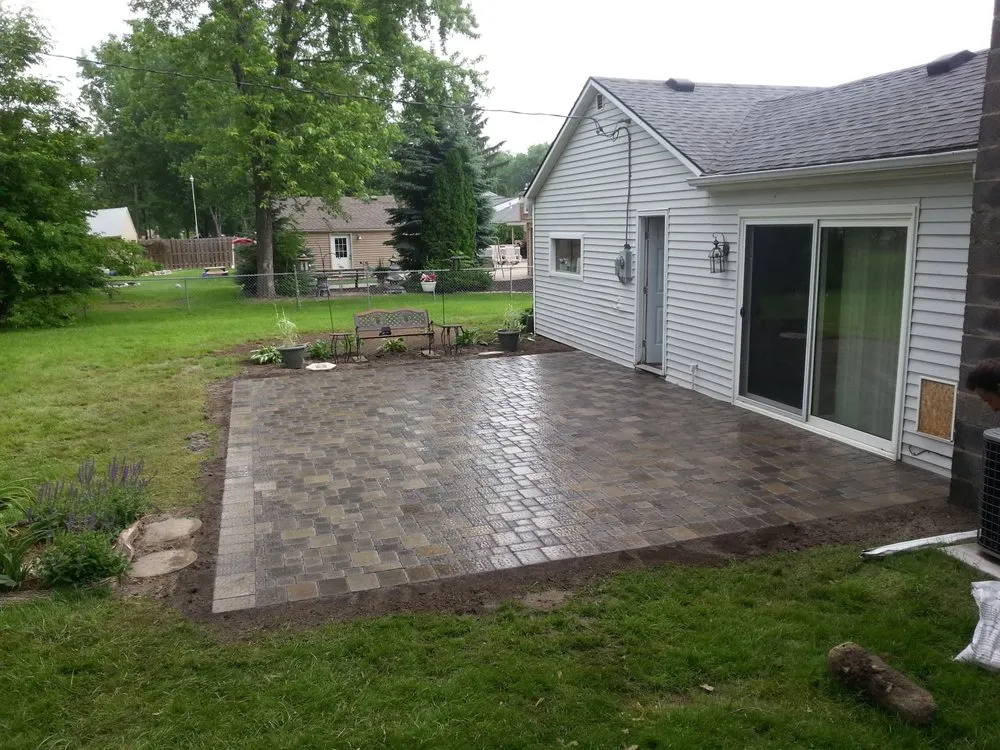 Custom yard maintenance for homes in Roseville, MI by S & B Seasonal Services