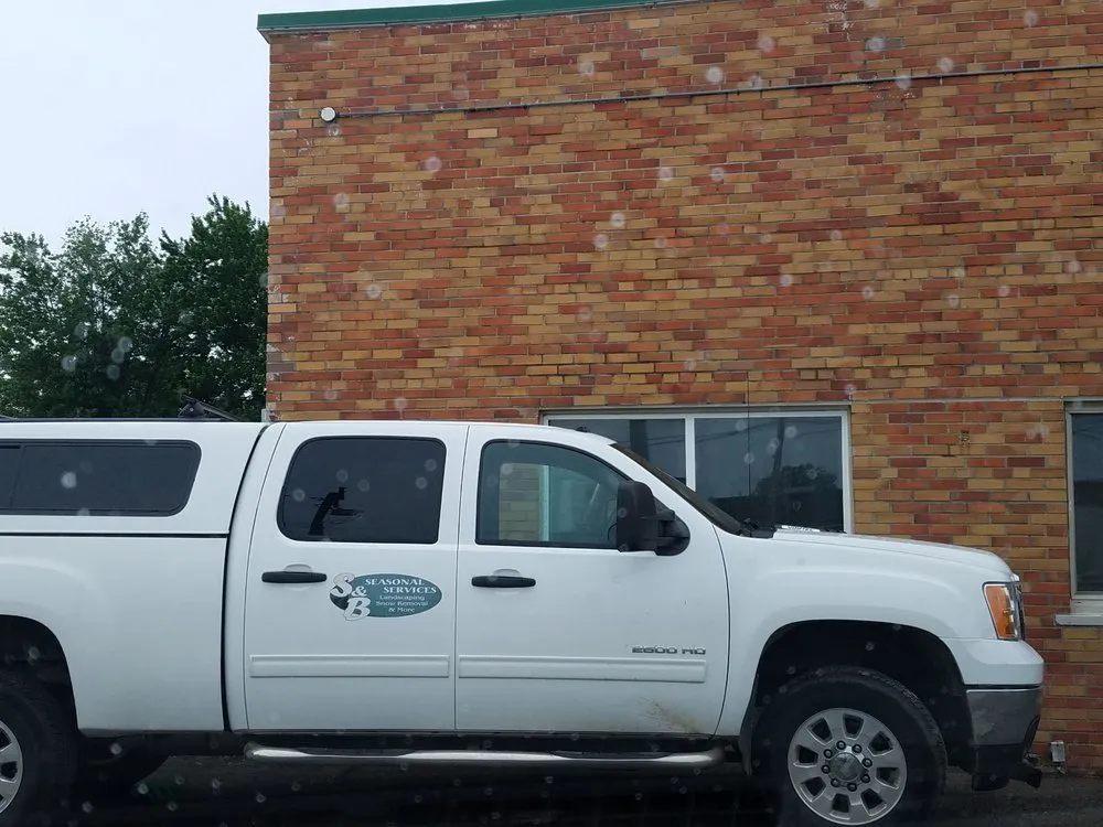 Top-rated garden landscaping experts serving Roseville, MI - S & B Seasonal Services