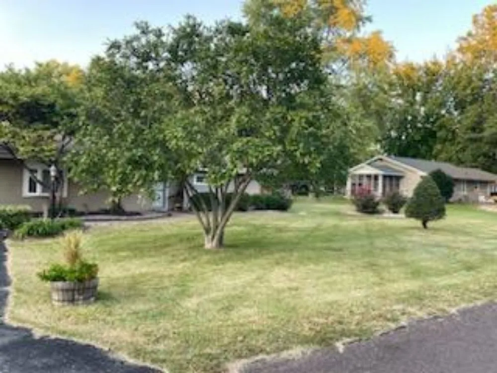 Expert residential landscaping with custom design in Moro, IL by S & D Grassland