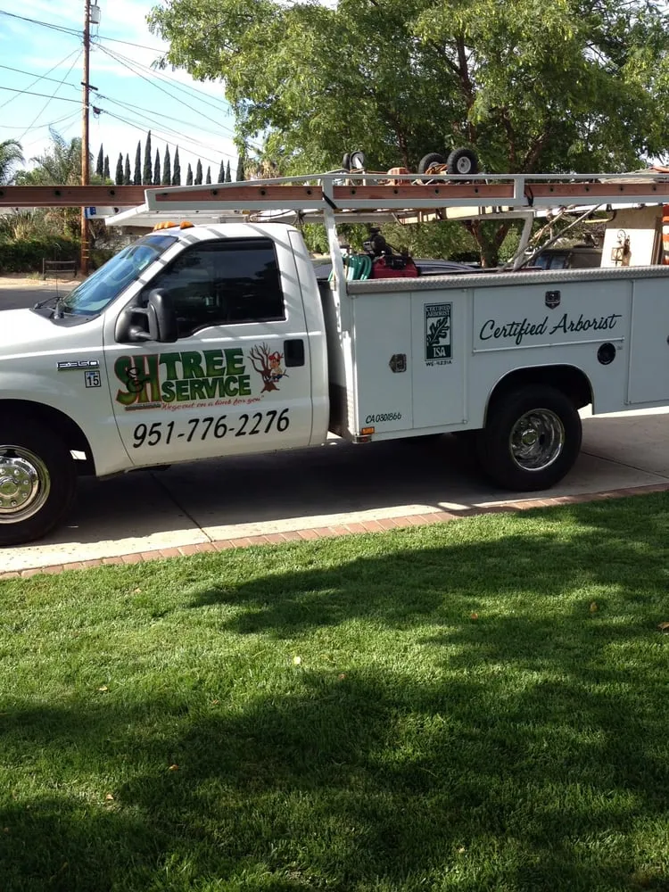Expert garden landscaping for beautiful yards in Riverside, CA by S & H Tree & Arborist Service