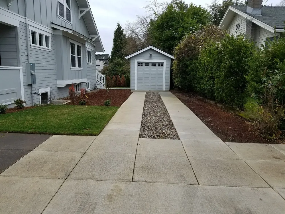 Professional yard cleanup service experts serving Portland, OR - S & M Landscape Maintenance